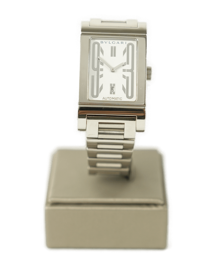 Orologio Bulgari rettangolare in acciaio con quadrante bianco e bracciale integrato, vista frontale su fondo neutro