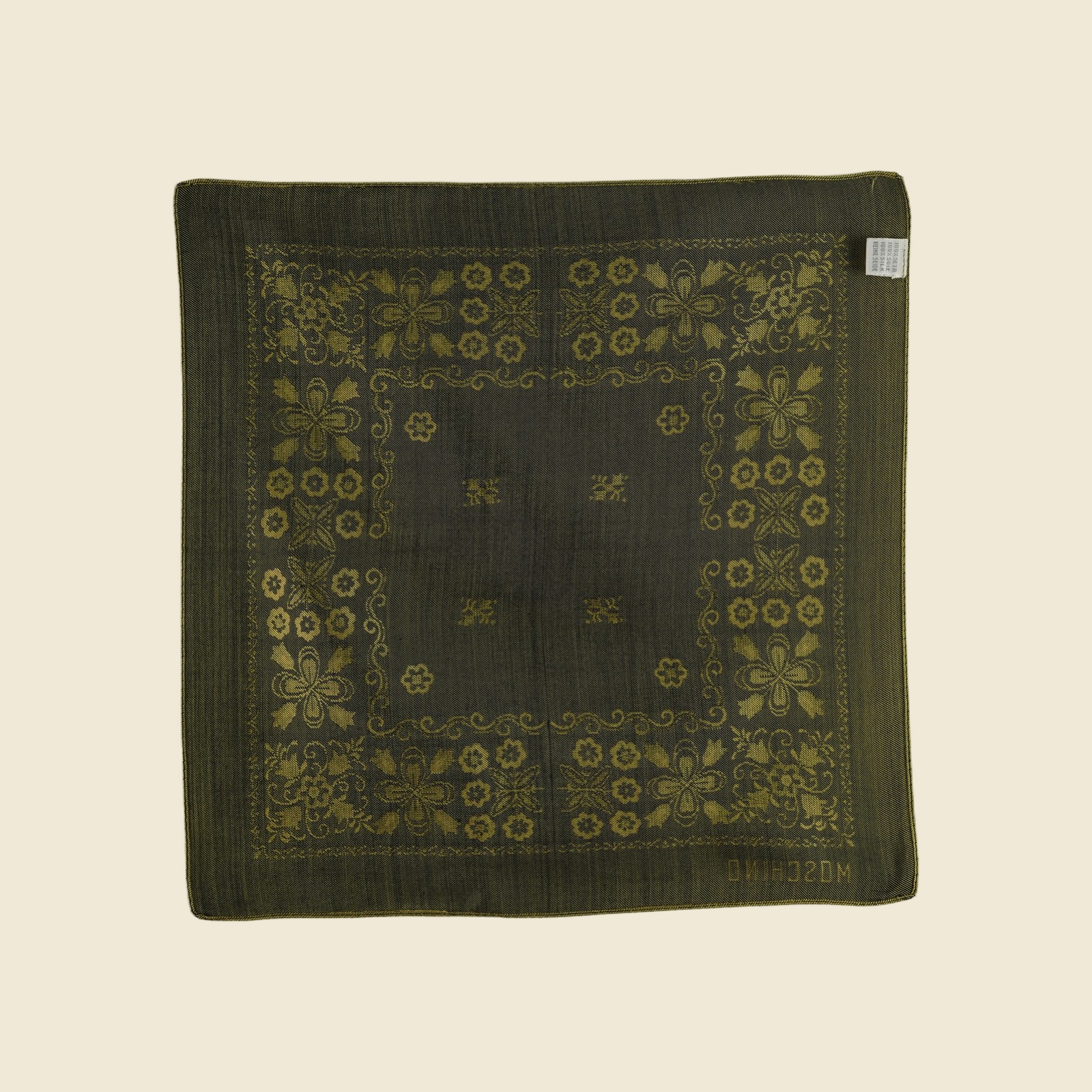 Foulard quadrato Moschino in seta, jacquard verde oliva e oro senape, doppia cornice di fiori stilizzati, vista intera