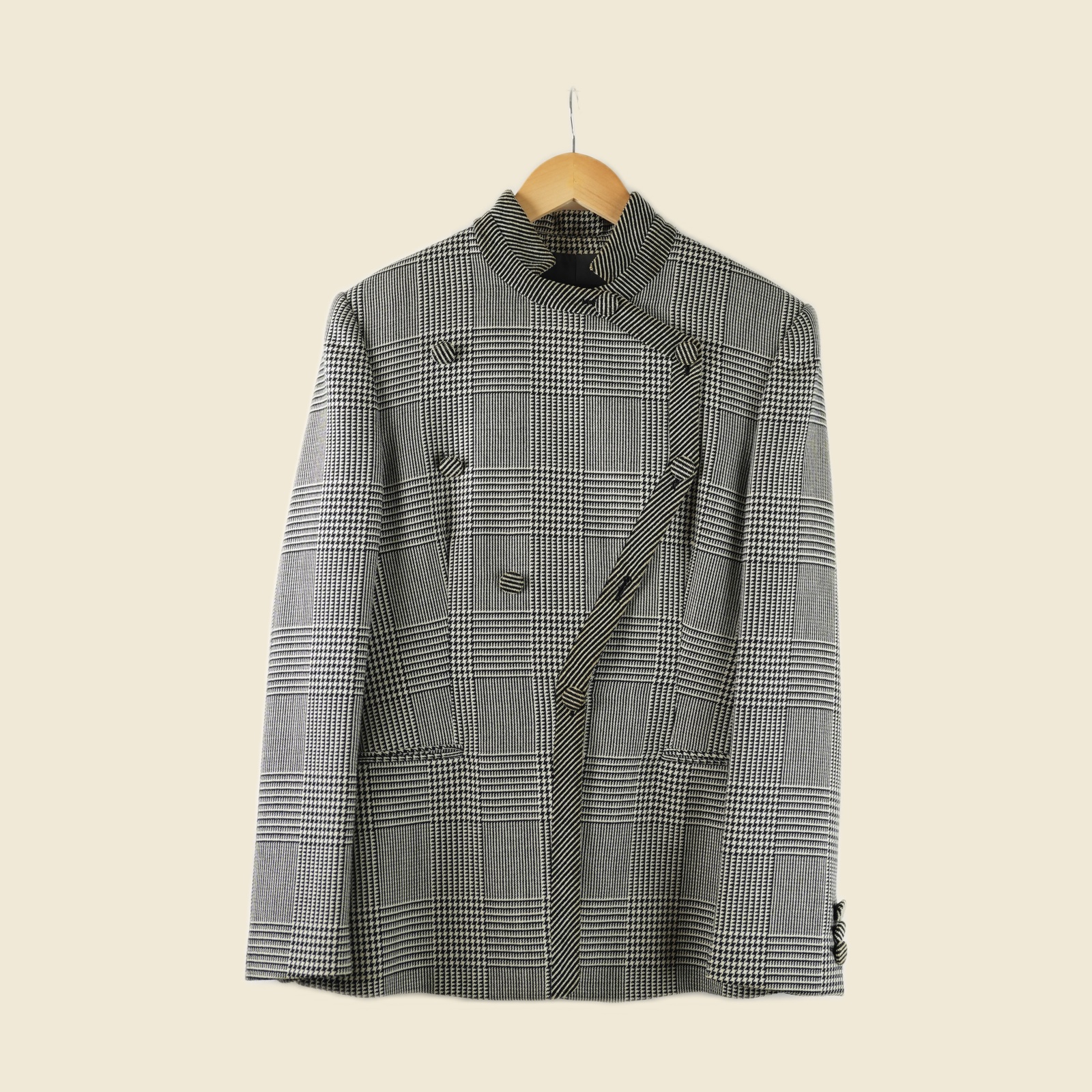 Giacca Giorgio Armani Borgo 21 in Principe di Galles con collo alla coreana e profili in pied-de-poule