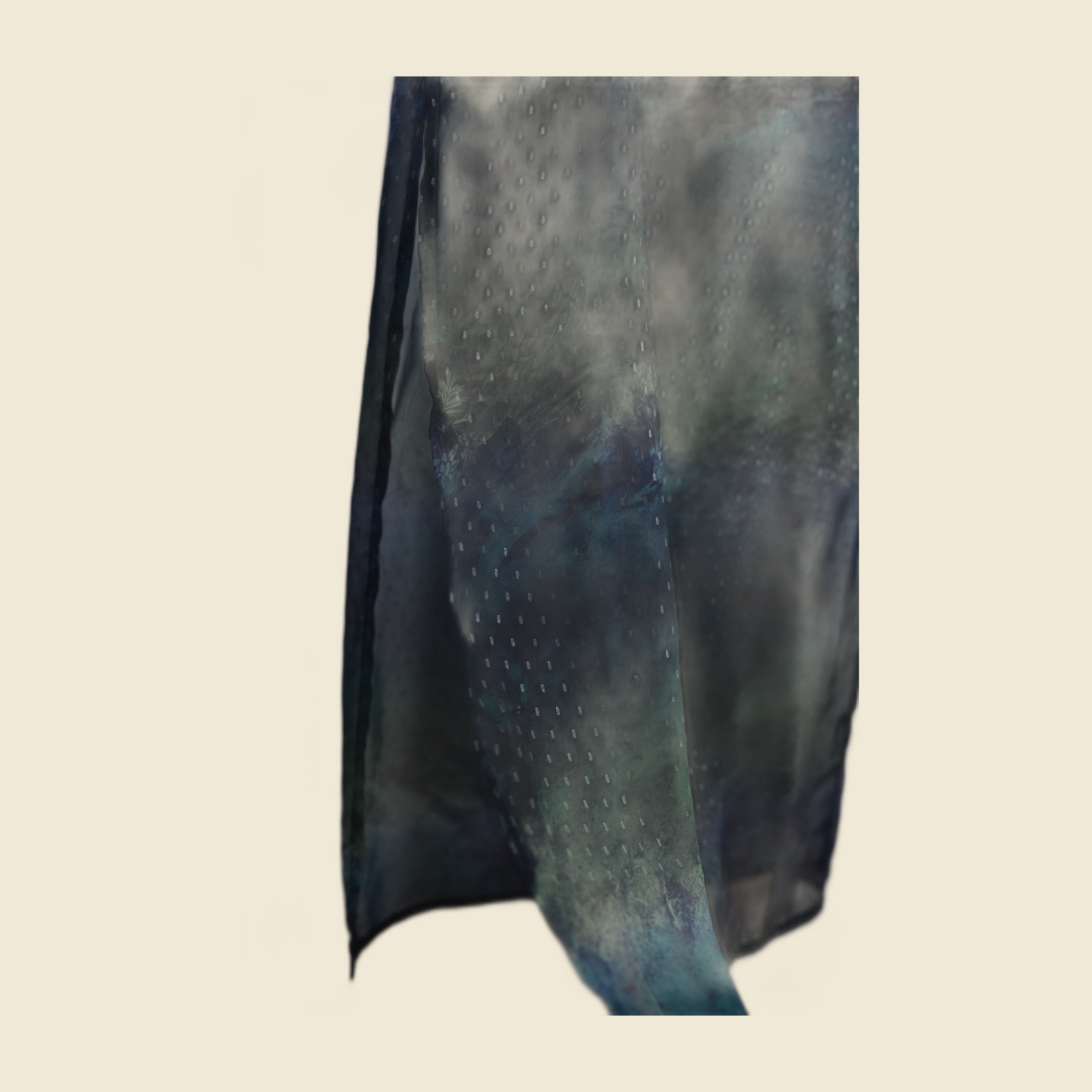 Abito lungo Sportmax in velo semitrasparente stampato di blu e verde, spalline sottili, spacco sul fianco — vista 4