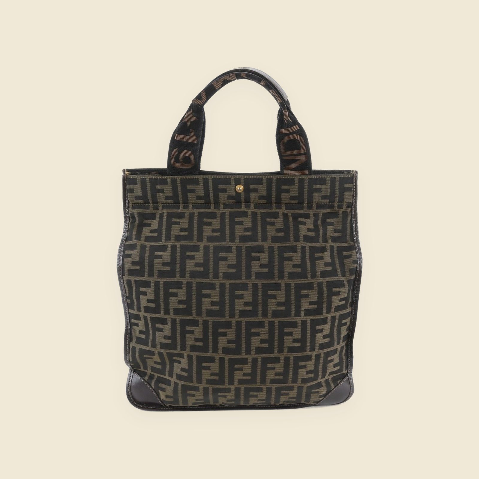 Borsa Fendi in tessuto con monogramma FF marrone e tabacco, manici in nastro con logo e profili scuri, vista frontale