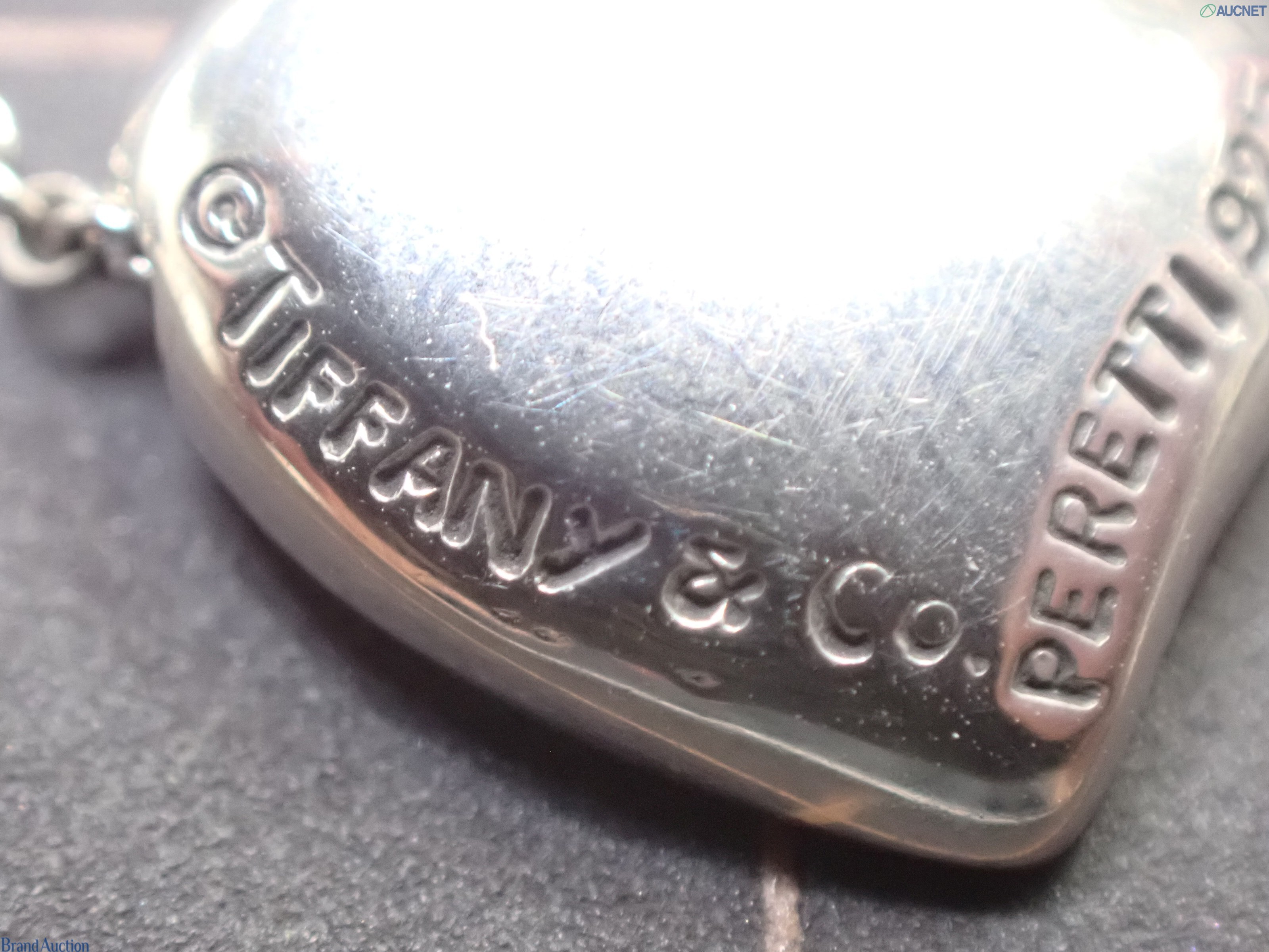 Collana Tiffany & Co. con pendente a cuore di Elsa Peretti su catena sottile color argento, vista frontale — vista 4