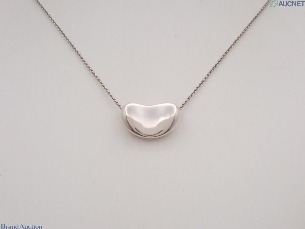 Collana Tiffany & Co. di Elsa Peretti in argento con pendente a forma di fagiolo su catena sottile, vista frontale — vista 2