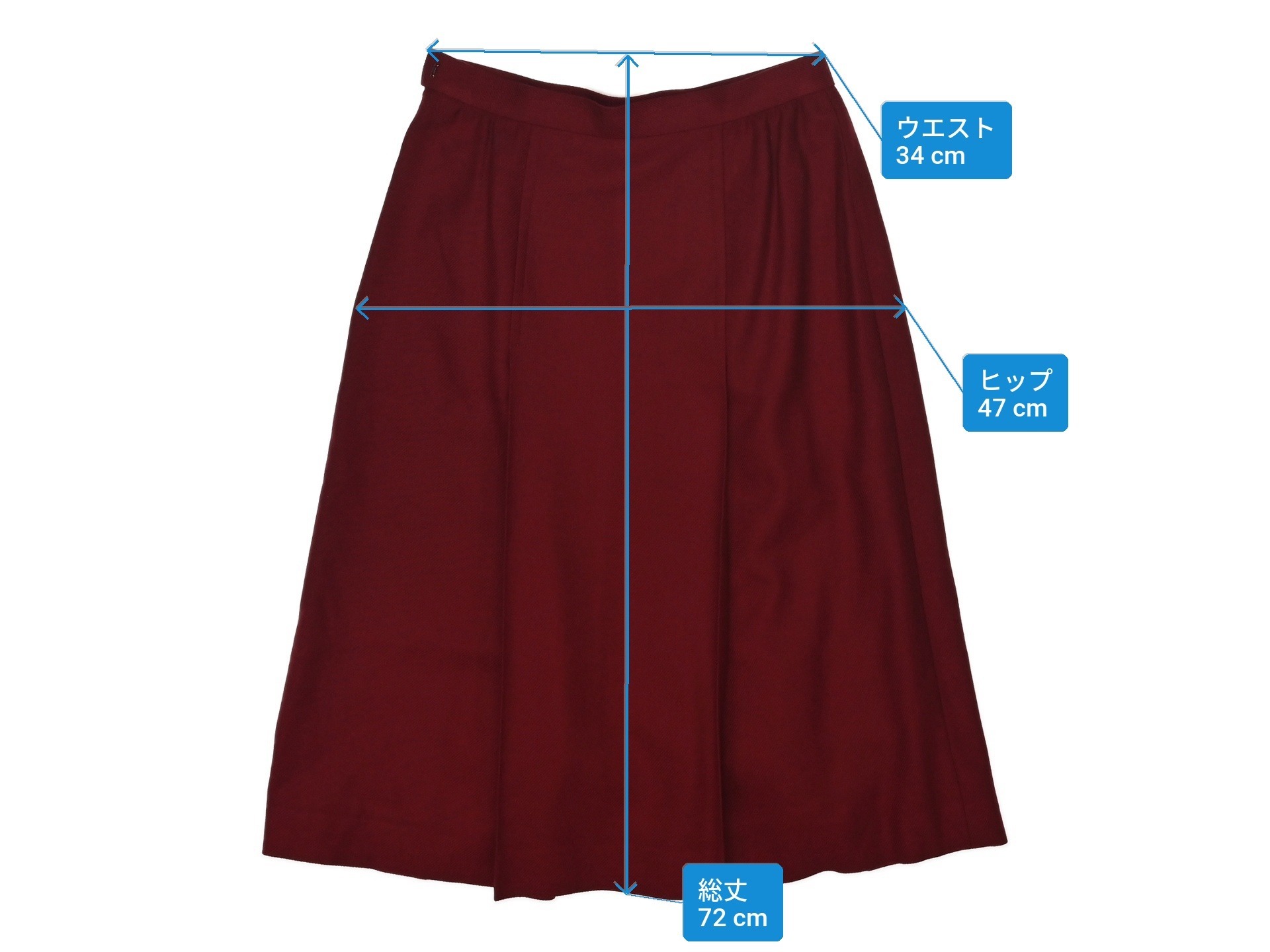 Tailleur bordeaux Christian Dior: giacca monopetto a un bottone su manichino e gonna su gruccia, vista frontale — vista 14