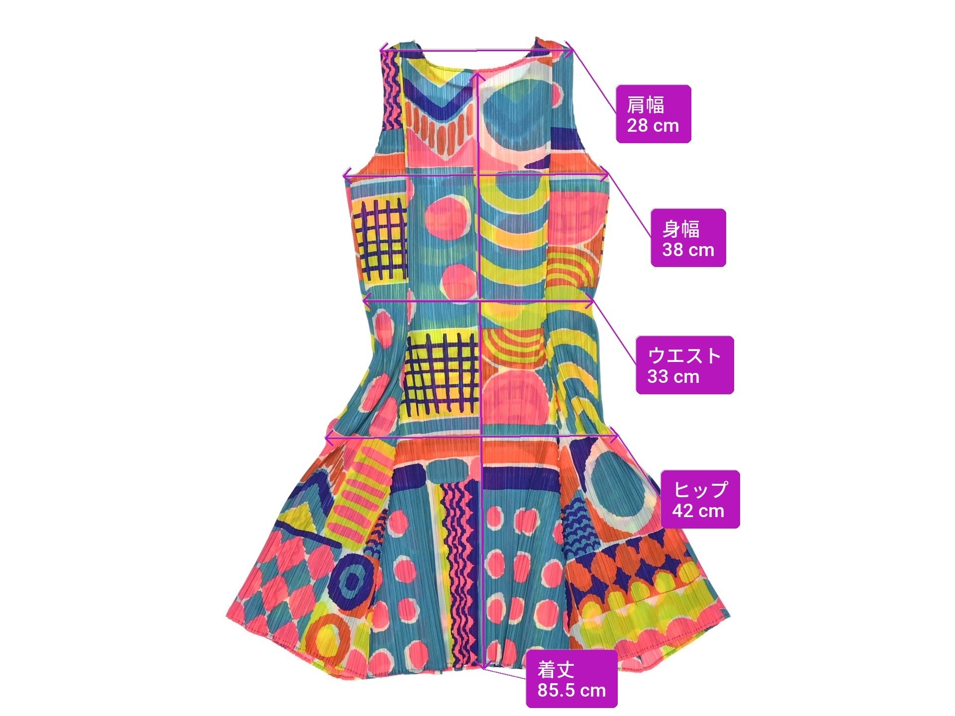 Abito smanicato plissé Issey Miyake con stampa geometrica in azzurro, rosa, giallo e arancio, su manichino, vista frontale — vista 7