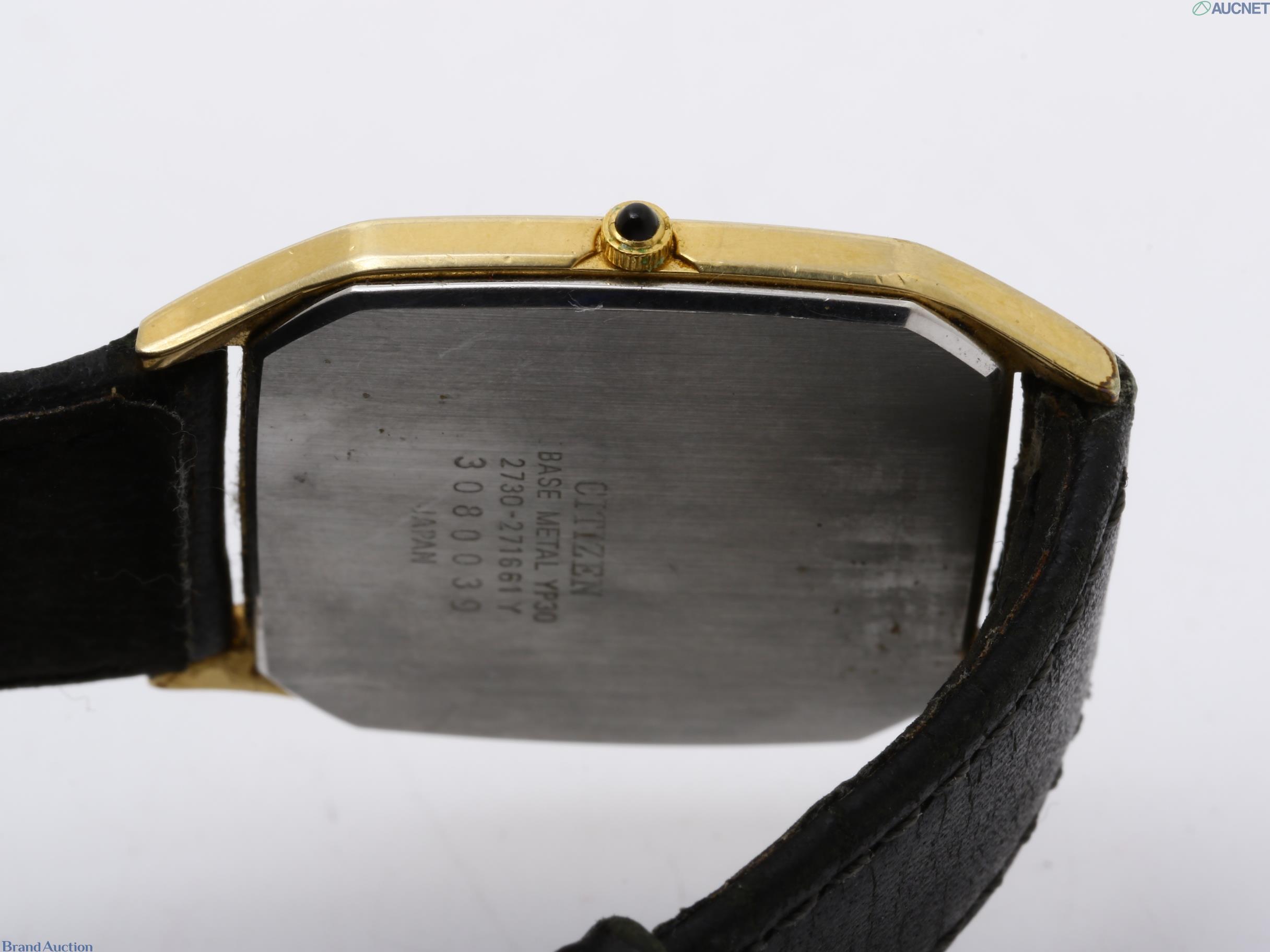 Orologio Citizen Exceed al quarzo, cassa rettangolare dorata, quadrante champagne e cinturino in pelle nera — vista 4