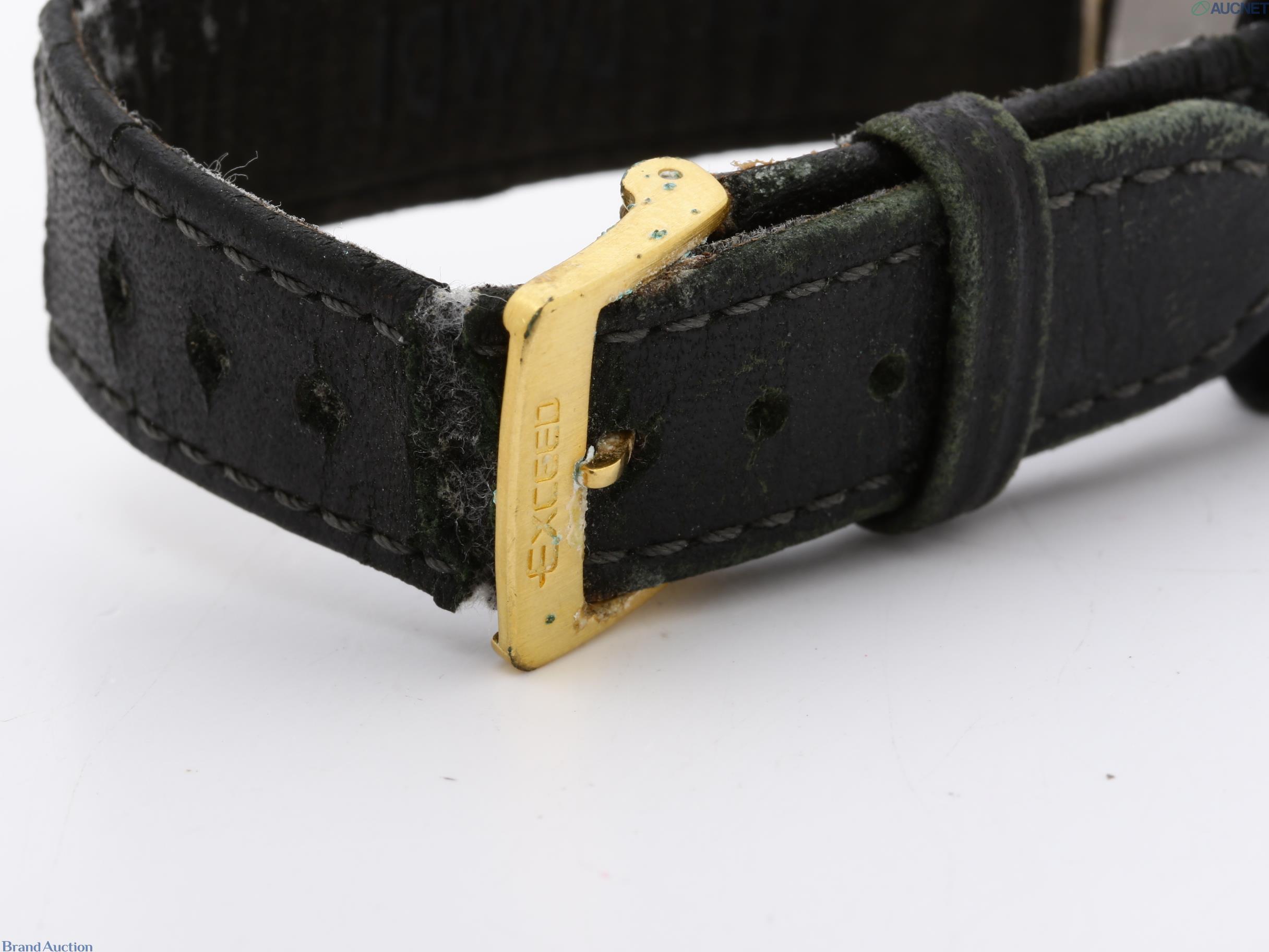 Orologio Citizen Exceed al quarzo, cassa rettangolare dorata, quadrante champagne e cinturino in pelle nera — vista 6