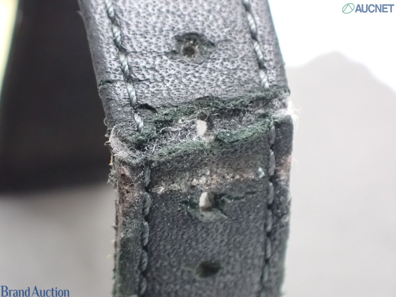 Orologio Citizen Exceed al quarzo, cassa rettangolare dorata, quadrante champagne e cinturino in pelle nera — vista 9