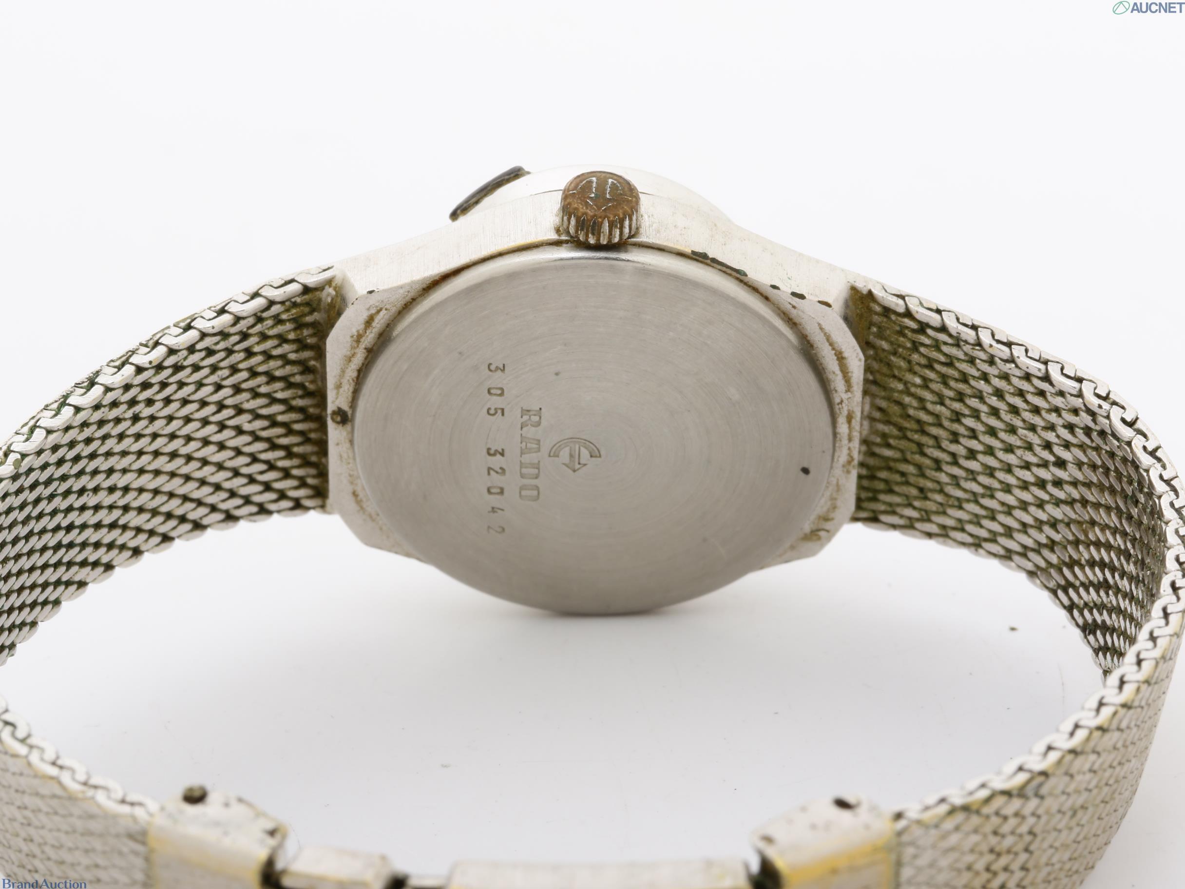 Orologio Rado da donna in tono argento, quadrante ovale, lunetta con inserti neri e bracciale a maglia integrato — vista 4