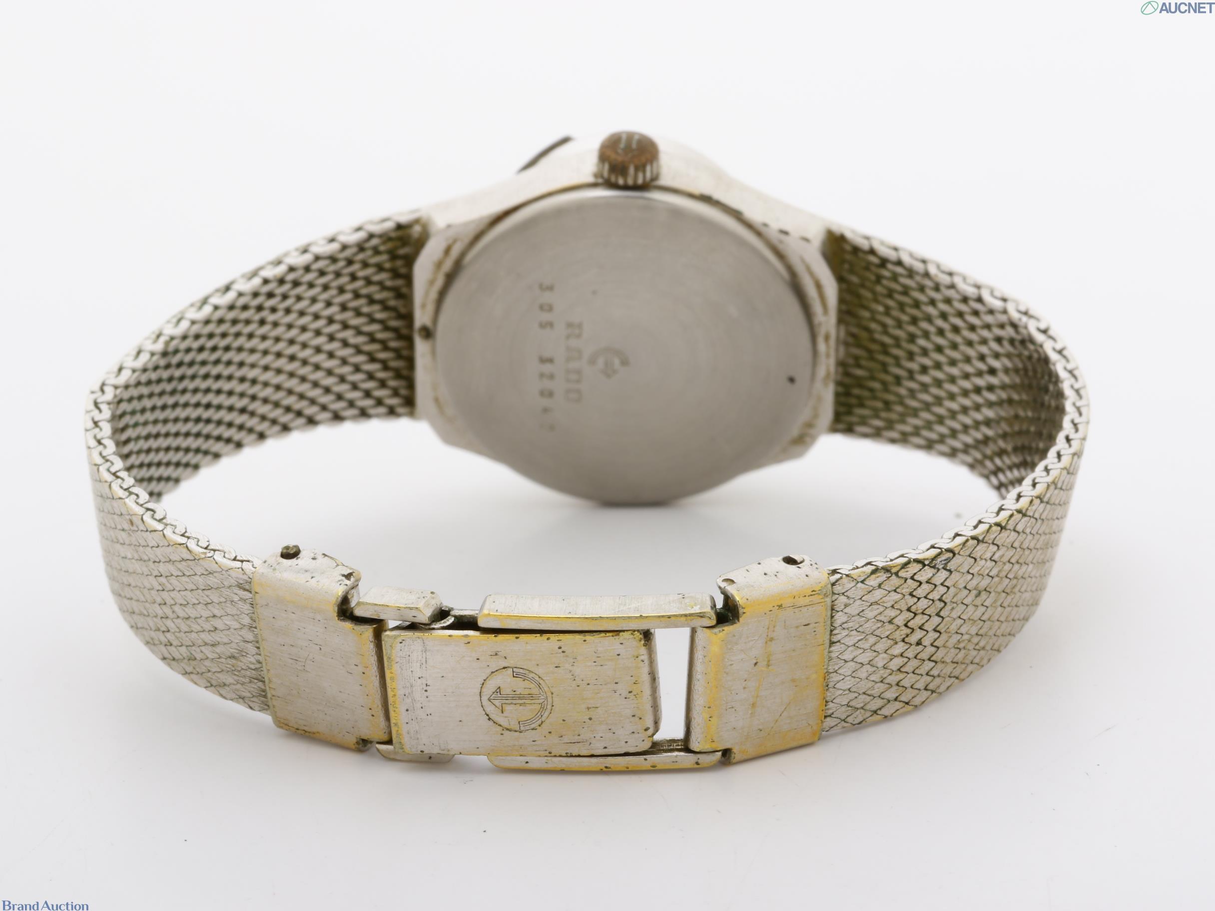 Orologio Rado da donna in tono argento, quadrante ovale, lunetta con inserti neri e bracciale a maglia integrato — vista 5