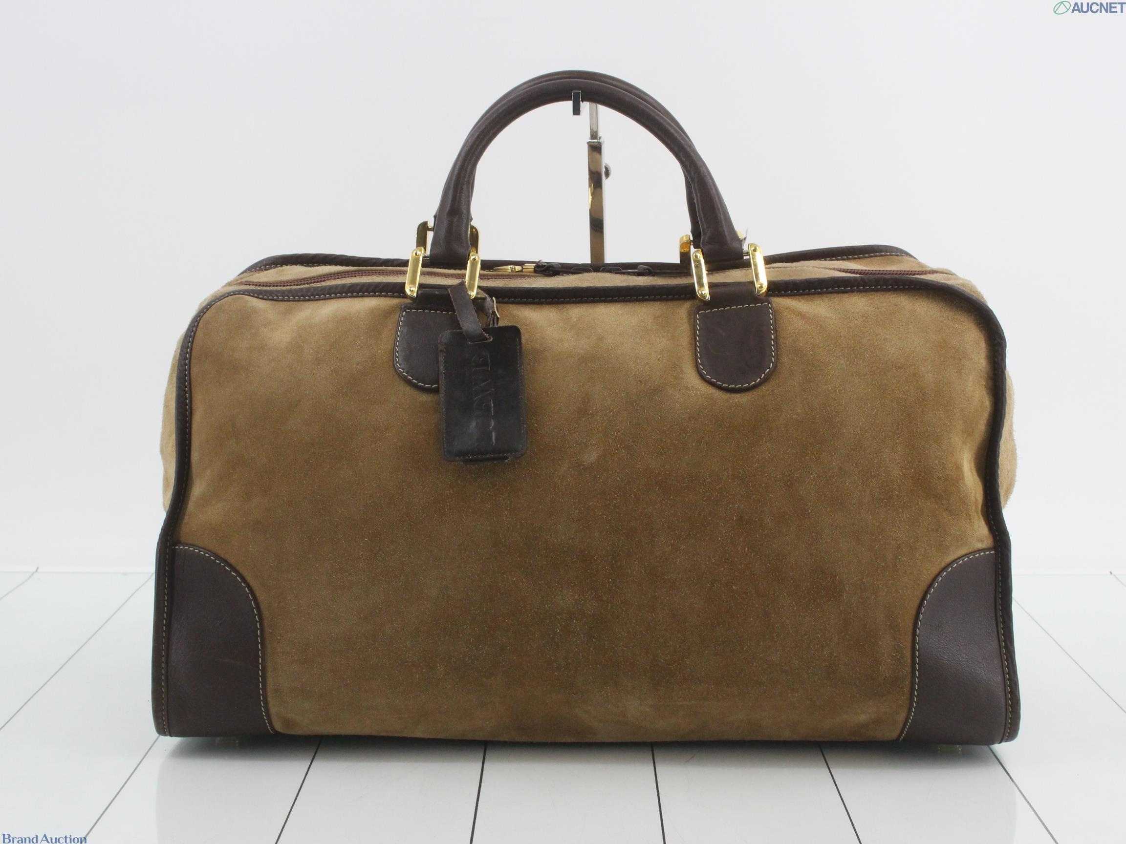 Borsa Boston Loewe in camoscio color tabacco con manici, profili e angoli in pelle marrone e anagramma impresso al centro — vista 2