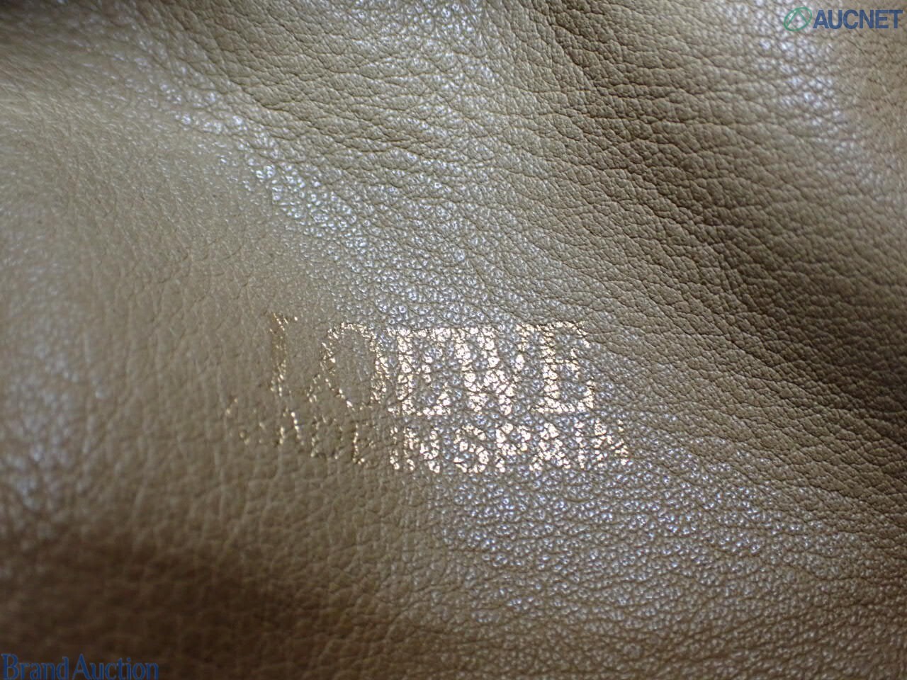 Borsa Boston Loewe in camoscio color tabacco con manici, profili e angoli in pelle marrone e anagramma impresso al centro — vista 20