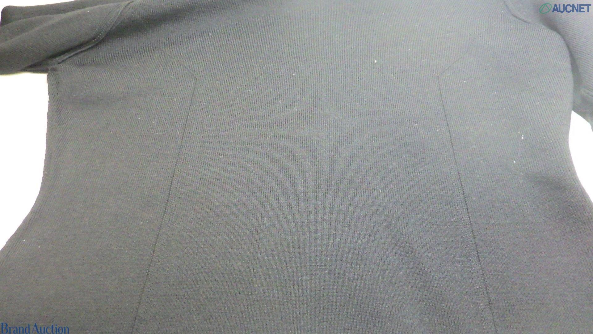 Maglia nera Christian Dior a collo alto su manichino, a coste fini, con maniche lunghe e cuciture che segnano la vita — vista 6