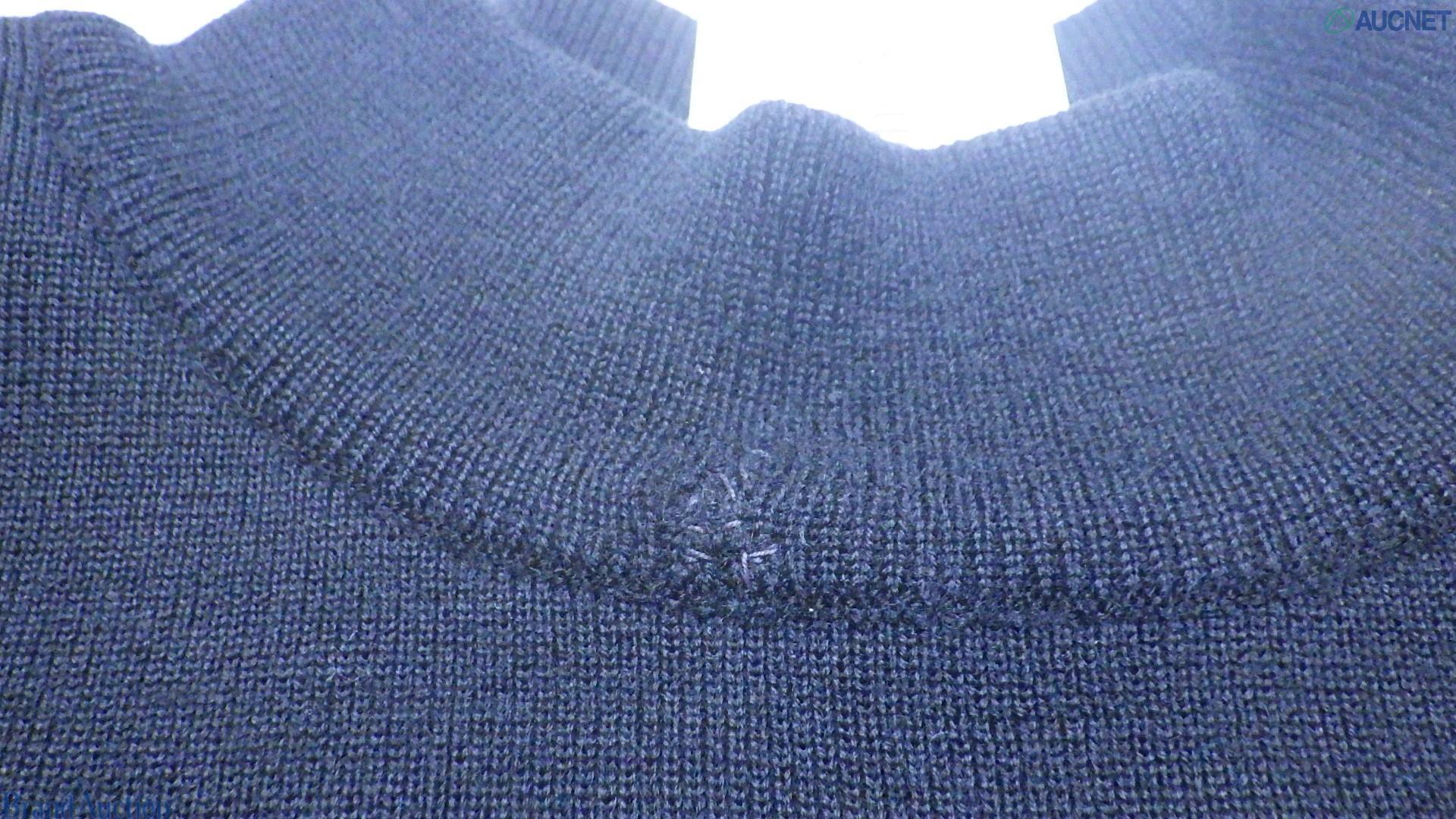 Maglia nera Christian Dior a collo alto su manichino, a coste fini, con maniche lunghe e cuciture che segnano la vita — vista 8