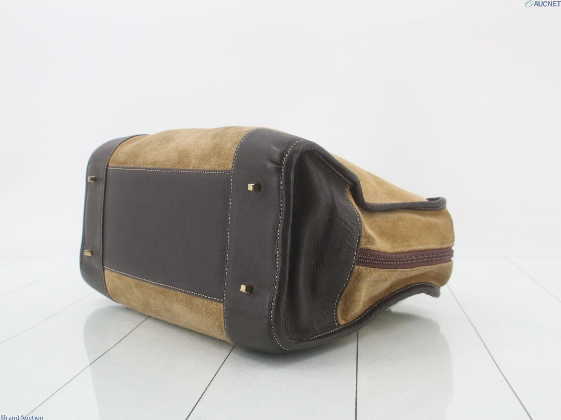 Borsa Amazona di Loewe in pelle scamosciata color sabbia, con manici e angoli in pelle marrone e anagramma impresso. — vista 6