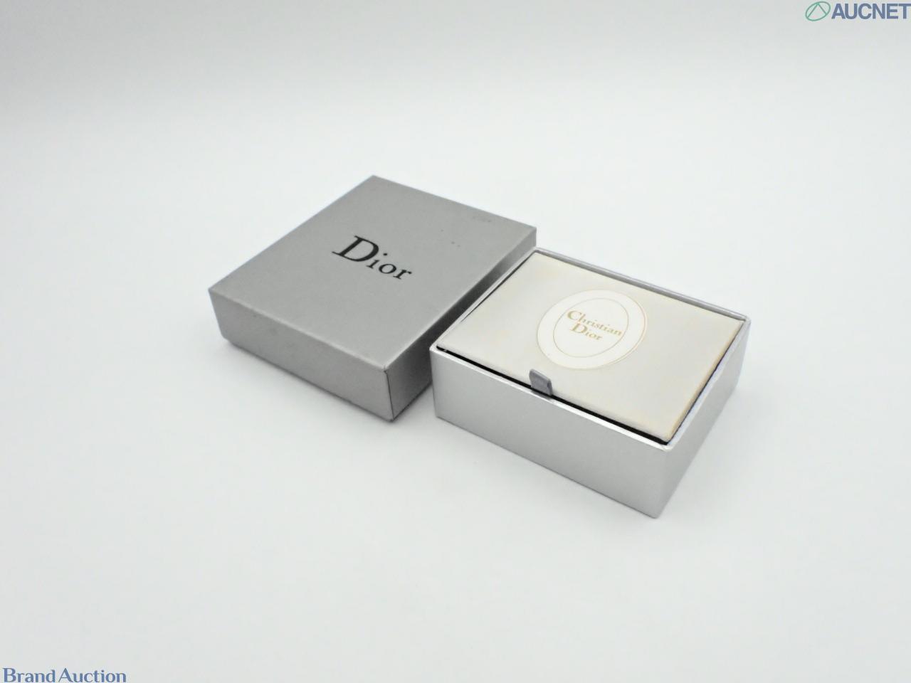 Cinque pezzi Christian Dior: collana, anello e spilla dorati con strass, orecchini pendenti a monogramma e orecchini a clip. — vista 4