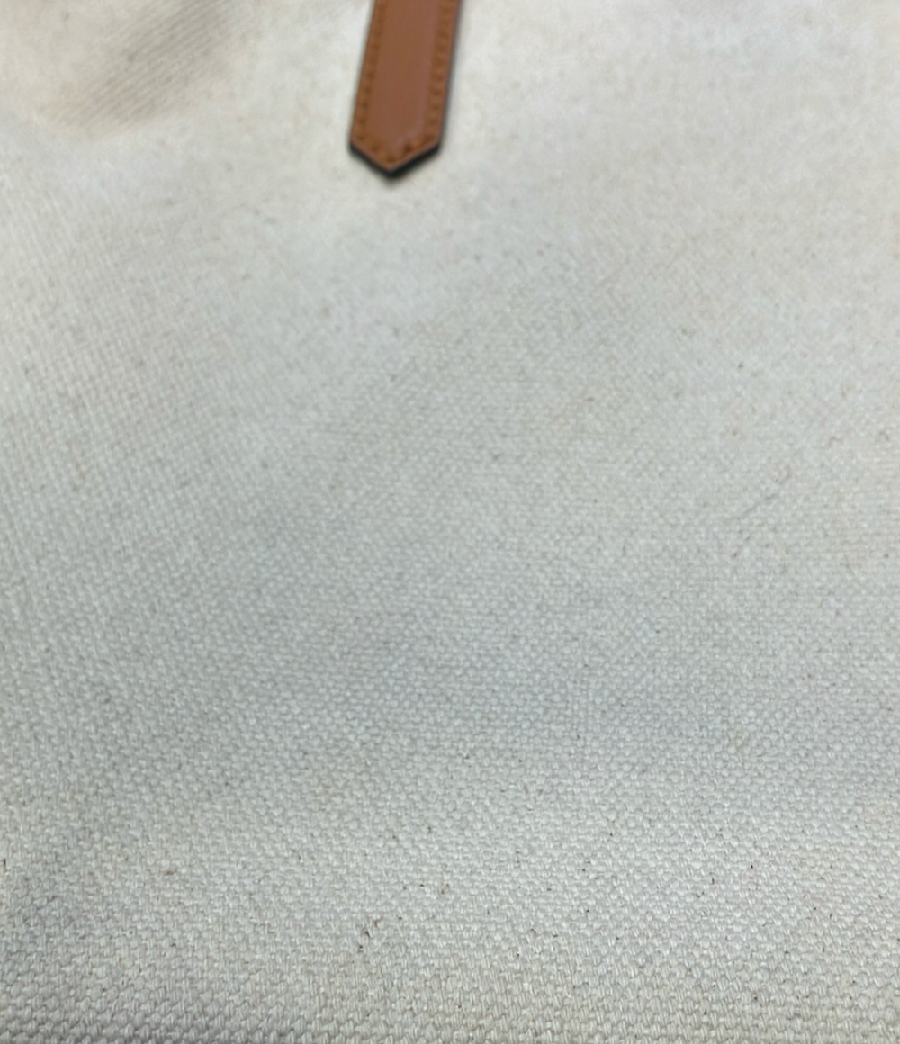 Borsa tote Charles & Keith in tela chiara con profili e due manici color cuoio, nodo decorativo su un manico. — vista 7