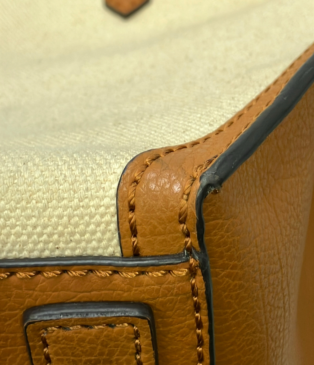 Borsa tote Charles & Keith in tela chiara con profili e due manici color cuoio, nodo decorativo su un manico. — vista 8