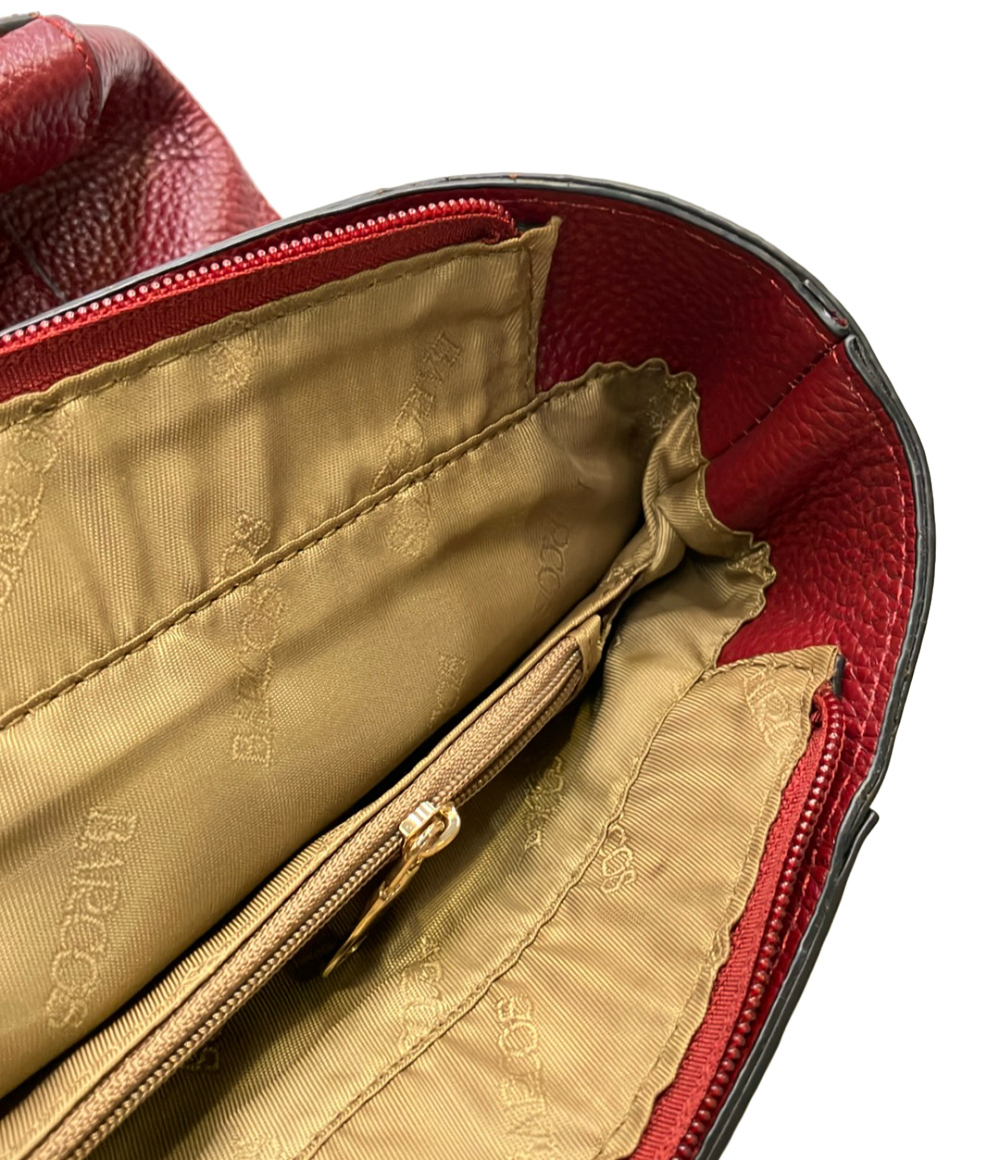 Borsa tote Barcos in pelle bordeaux a grana martellata, con due manici lunghi da spalla, vista frontale su fondo bianco. — vista 10