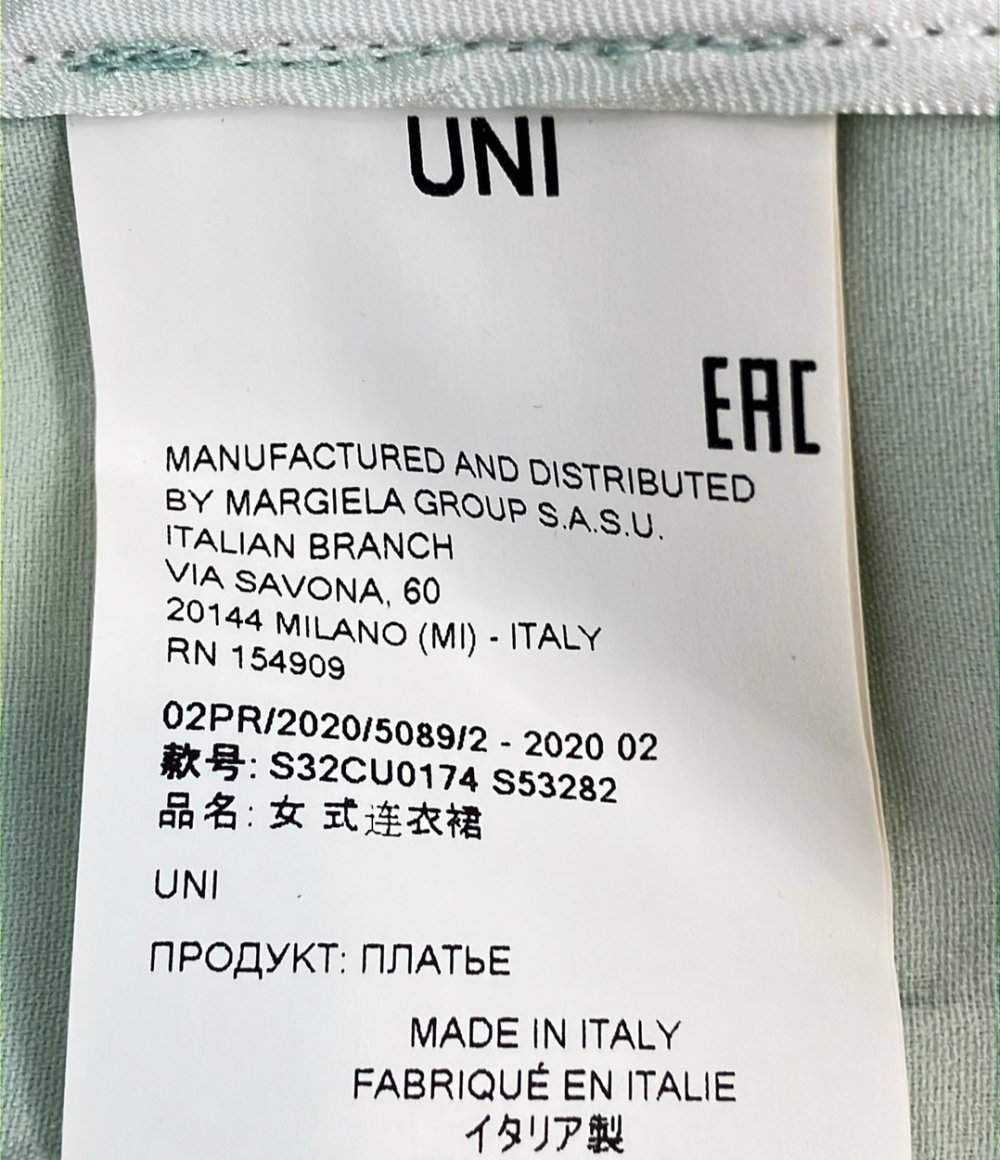 Abito MM6 Maison Margiela verde menta dalla superficie lucida e stropicciata, maniche ampie e cintura sottile verde acido — vista 4